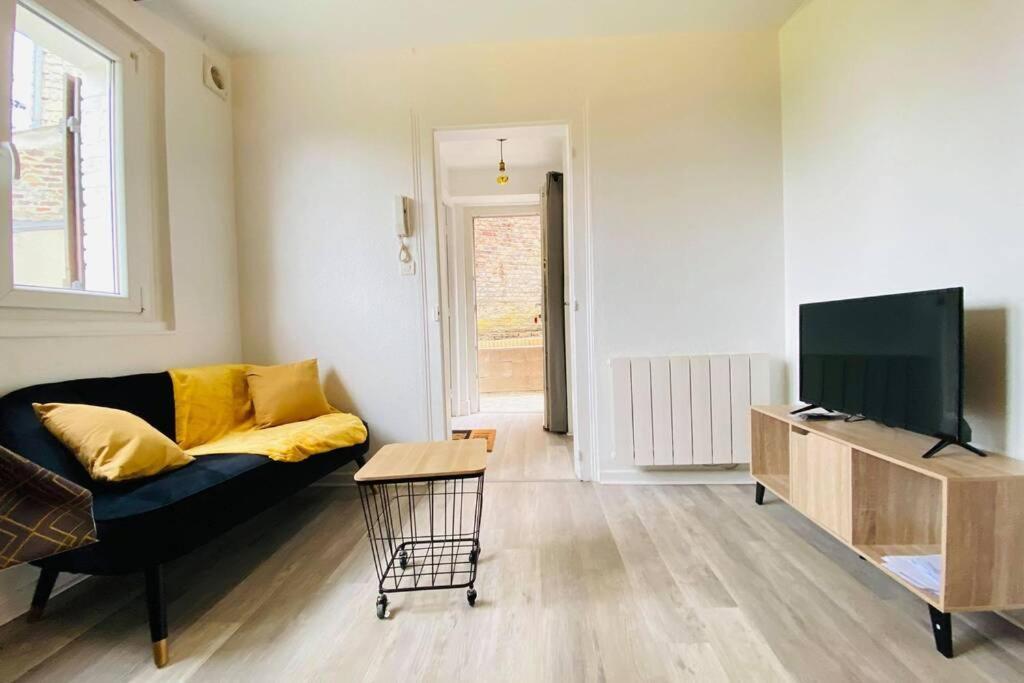 Appartement Cosy Avec Jardin Chaleureux Laon Ngoại thất bức ảnh